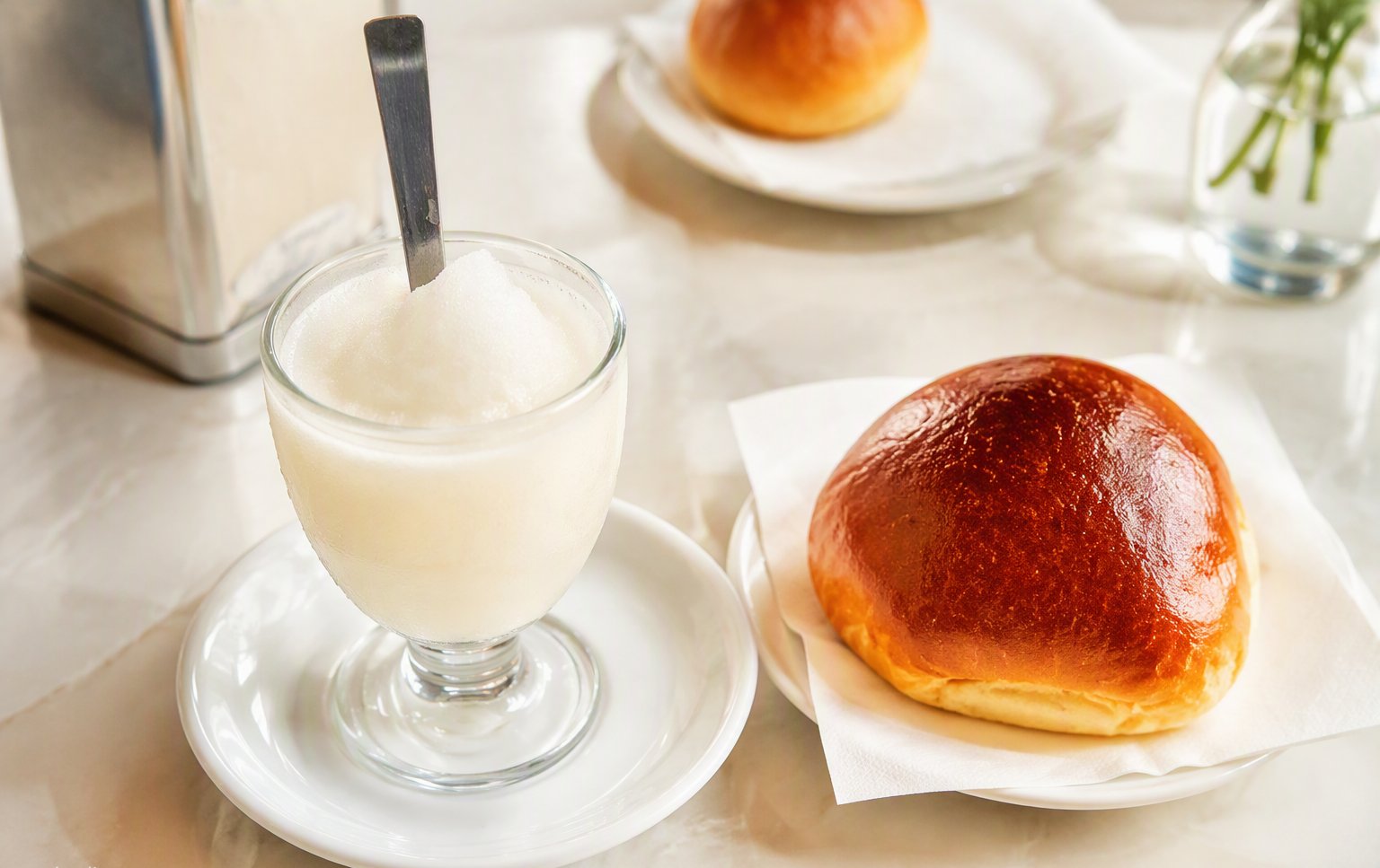 Granita con brioche
